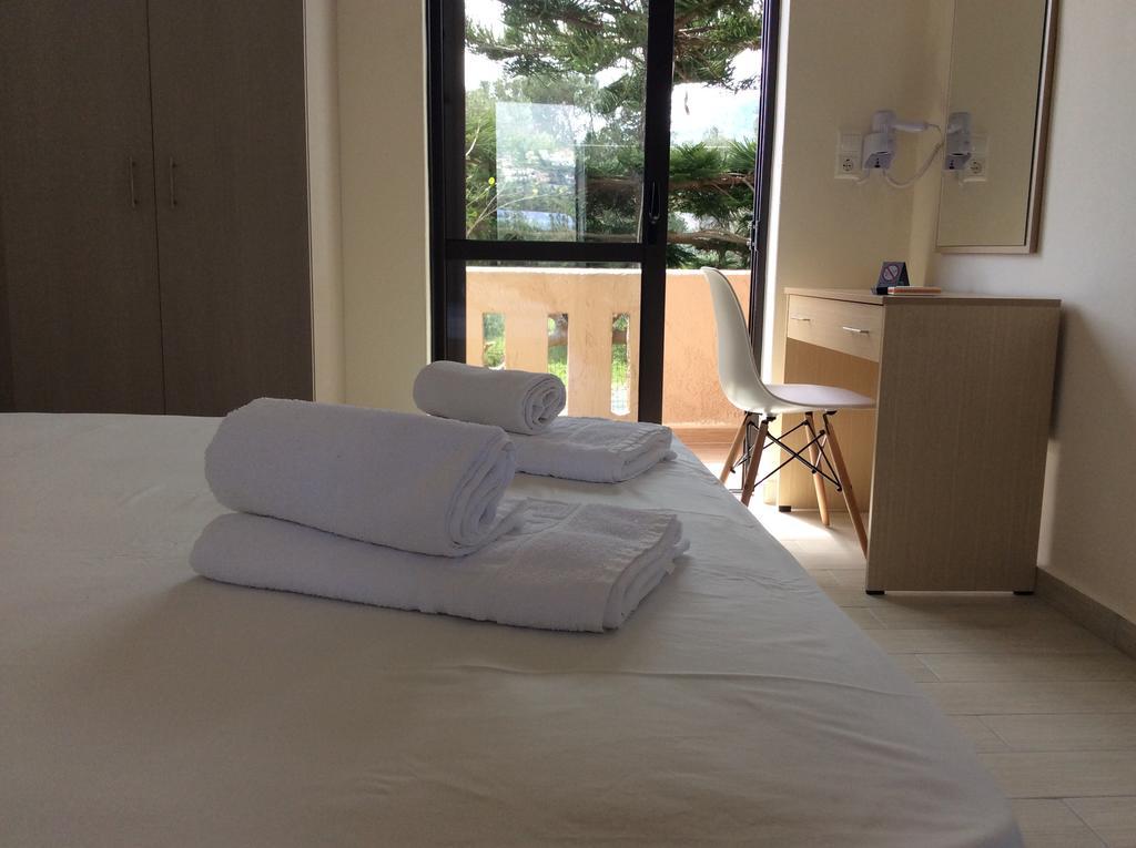 Elena Rooms ปลาเกียส ห้อง รูปภาพ