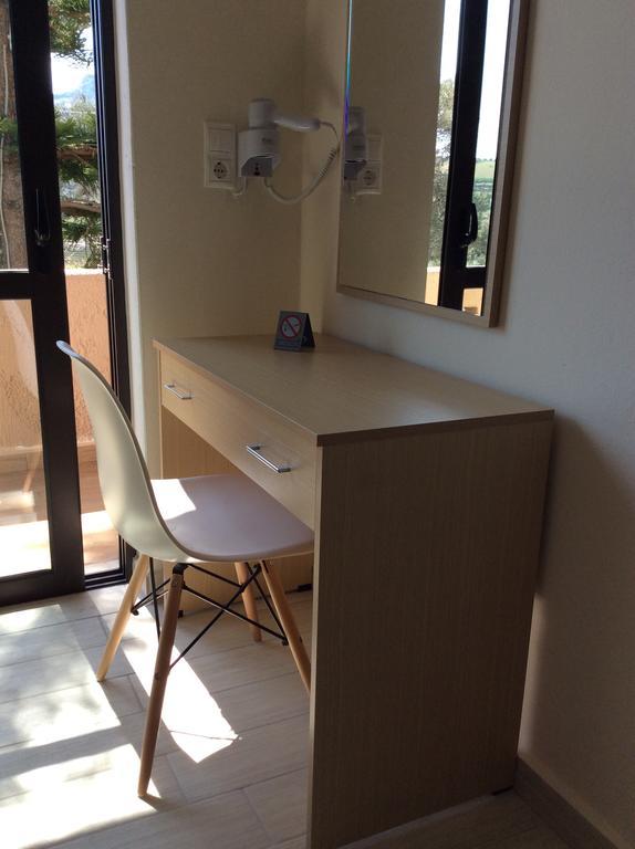 Elena Rooms ปลาเกียส ห้อง รูปภาพ